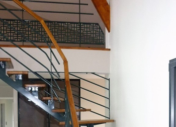 CREER ET POSER UN ESCALIER DESIGNE DANS UNE MAISON D ARCHITECTE